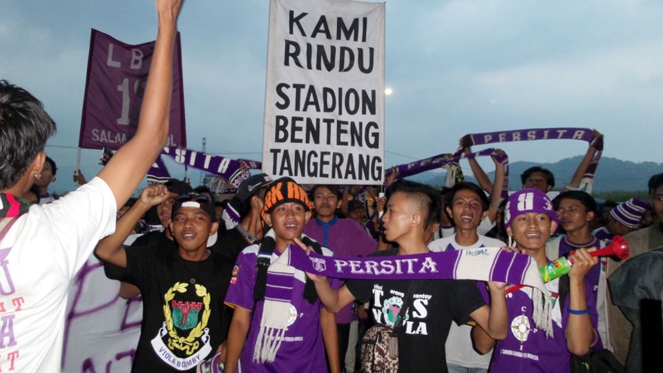 Suporter Persita Tangerang, La Viola. Copyright: © Ginanjar/INDOSPORT